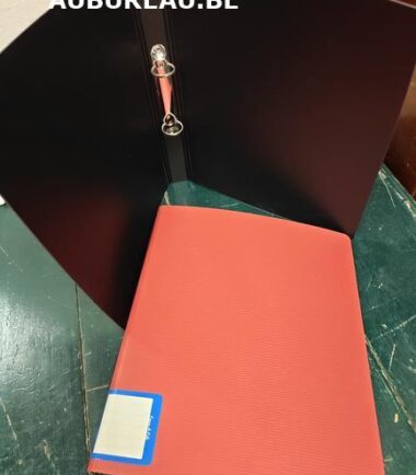 Classeur bicolore avec 2 anneaux coloris rouge
